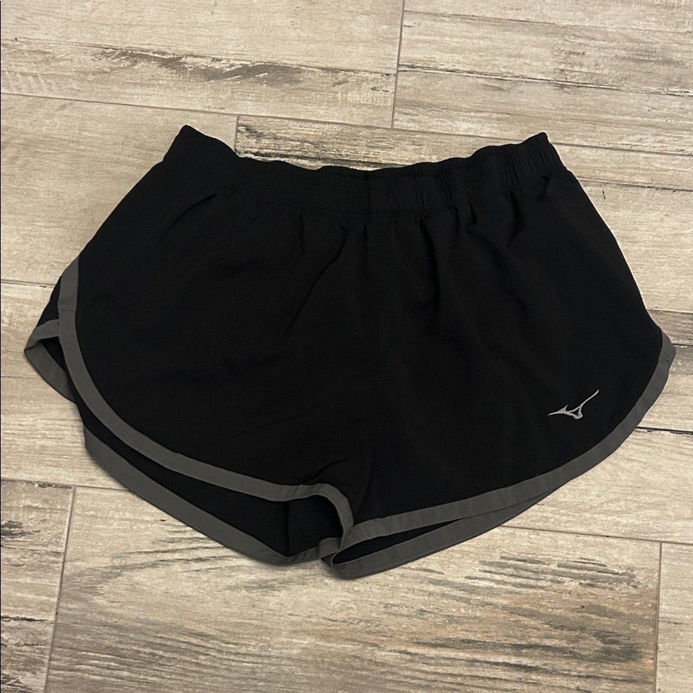 Mizuno Black Women's performance Athletic Shorts, lined